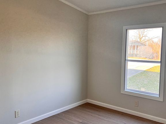 4th image of 63 Rivercrest Ln