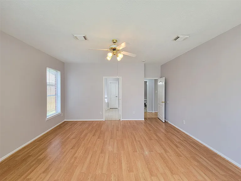 9410 Barretts Glen Ct — Photo 21
