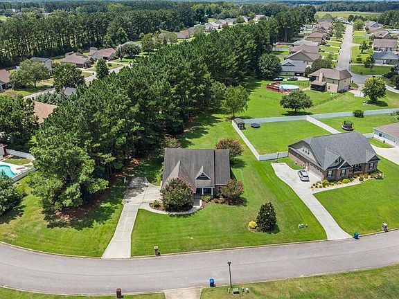 3rd image of 73 Crabapple Ct
