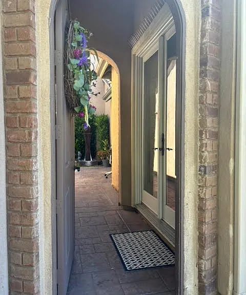 Double glass doors on the right lead to the semi-detached casita.