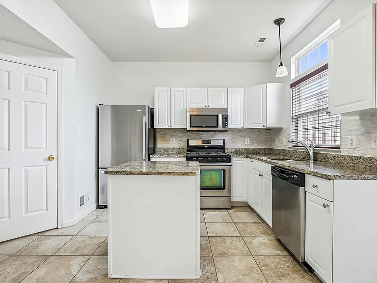 8360 Hunter Murphy Cir — Photo 5