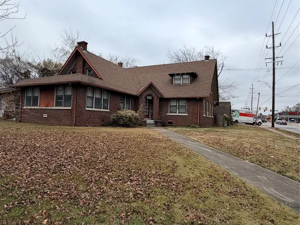 2402 Boston St, Muskogee, OK 74401