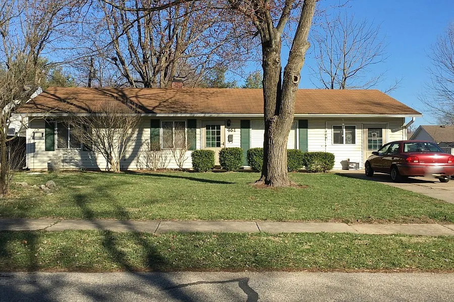 461 Maple Ln photo 1