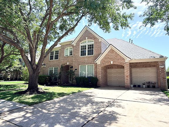 3rd image of 4211 Lakecrest Dr
