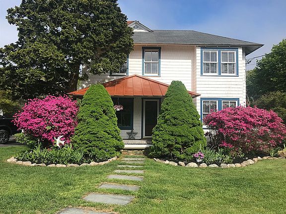 228 Sunset Ave, house