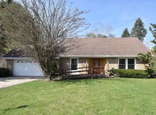 W216N5859 Memorial Dr, Menomonee Falls, WI 53051
