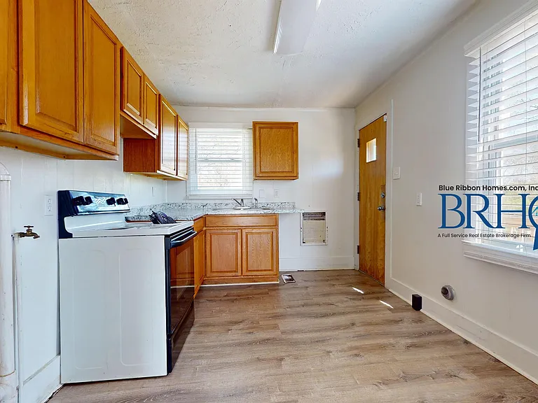 3213 Shields Ave — Photo 10
