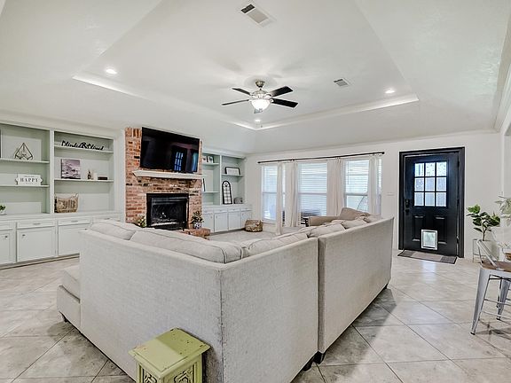 4th image of 682 Birchwood Dr