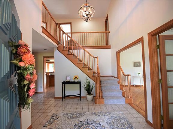 5th image of 14 Pondview Dr