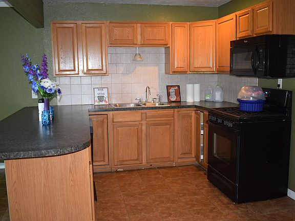 4th image of 303 E Electric Ave