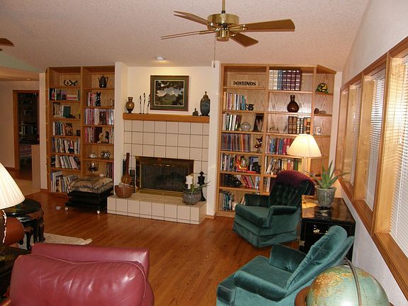 2nd image of 15913 SE 35th St