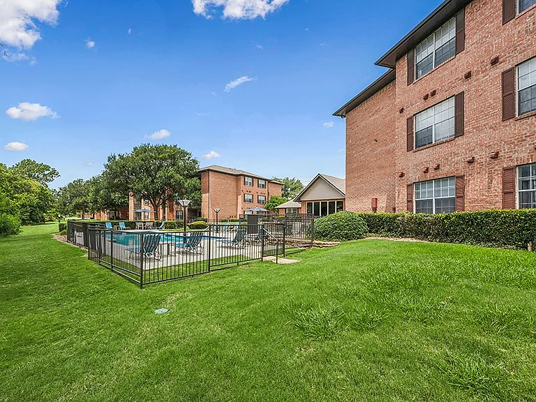 Valley Ridge Apartment Homes — Photo 26