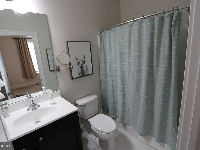18834 Bethpage Dr — Photo 16