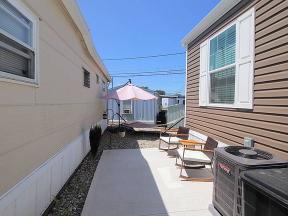 5th image of 1501 Roosevelt Ave Unit I-12