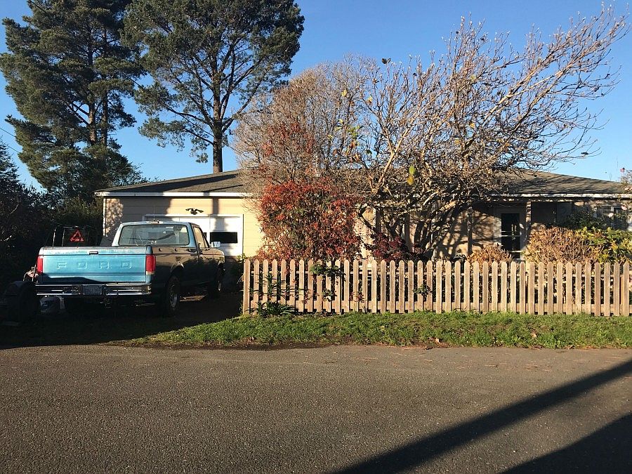 2nd image of 3283 Campton Heights Dr