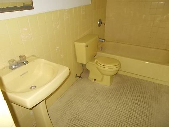 5th image of 232-12 Calle 610