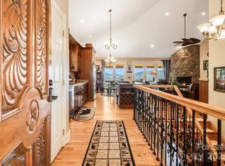 2076 Fontana Rd, Bryson City, NC 28713