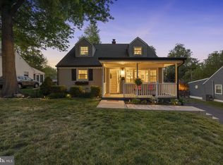122 Roberts Rd, Brookhaven, PA 19015