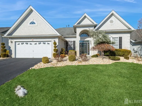 12 Glen Eagles Way, Monroe Township, NJ 08831