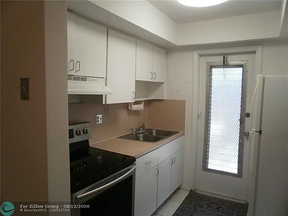 4th image of 4311 NE 22nd Ave #2
