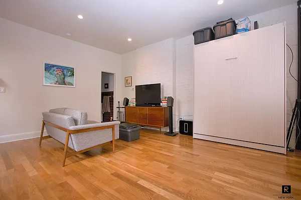 Rented by R New York | media 26