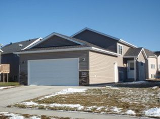 5453 49th Ave S, Fargo, ND 58104