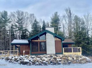 27 Fox Run Ln, Johnsburg, NY 12843