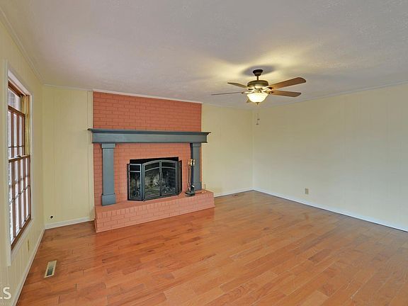 4th image of 588 Prime Hill Dr
