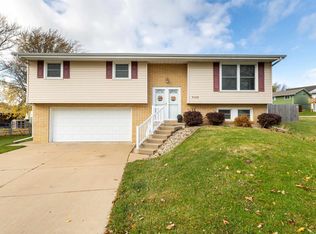 3365 Venture Ct, Dubuque, IA 52002
