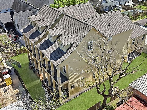 4th image of 312 W 9th St