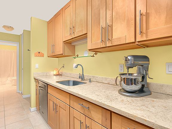 2nd image of 321 Bellevue Way SE APT 400