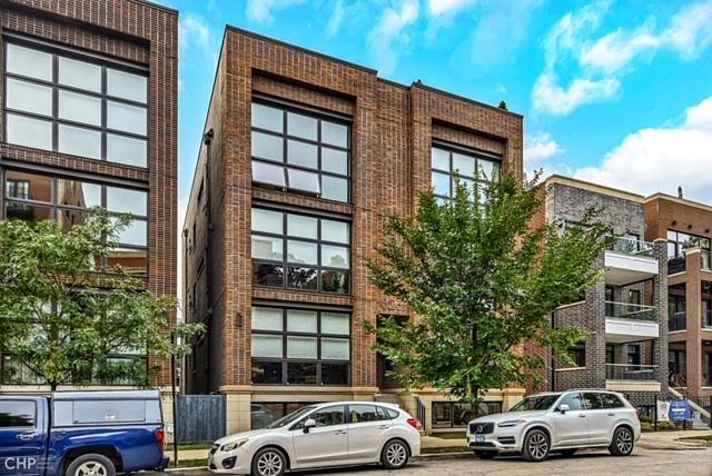 1st image of 826 N Marshfield Ave APT 1N
