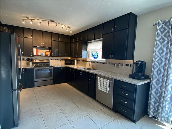 5th image of 1031 Marshall Dr
