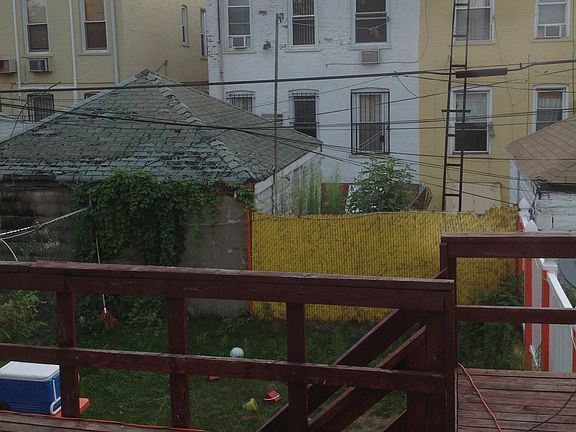 3rd image of 386 E 7th St