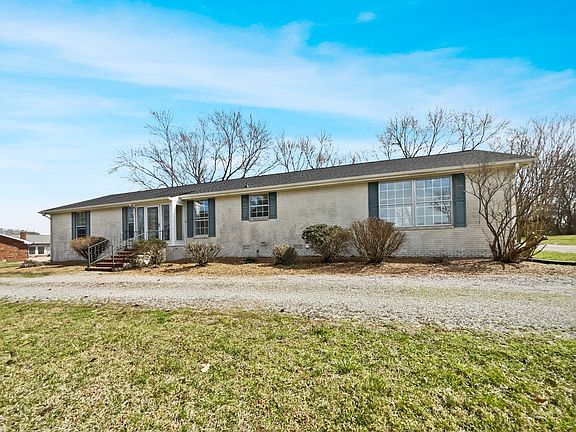 3rd image of 419 Nichols Cir W