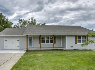 811 Apple Blossom St, Excelsior Springs, MO 64024