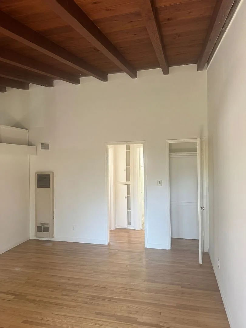 c3111 — Photo 3