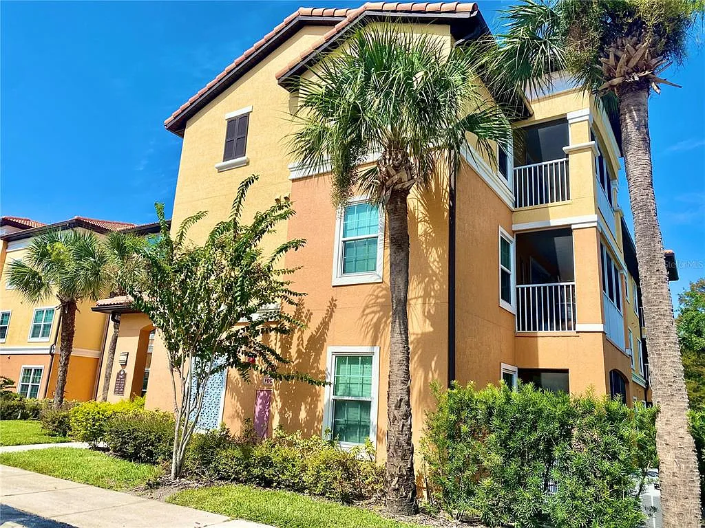 2 bed, 2.0 bath, 1004 sqft, $1,750 — Photo 1