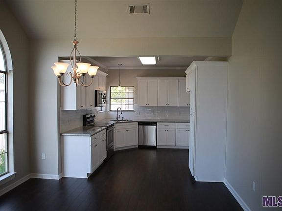 4th image of 32794 Hemingway Dr