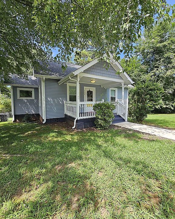 1st image of 122 S Oakwood Dr