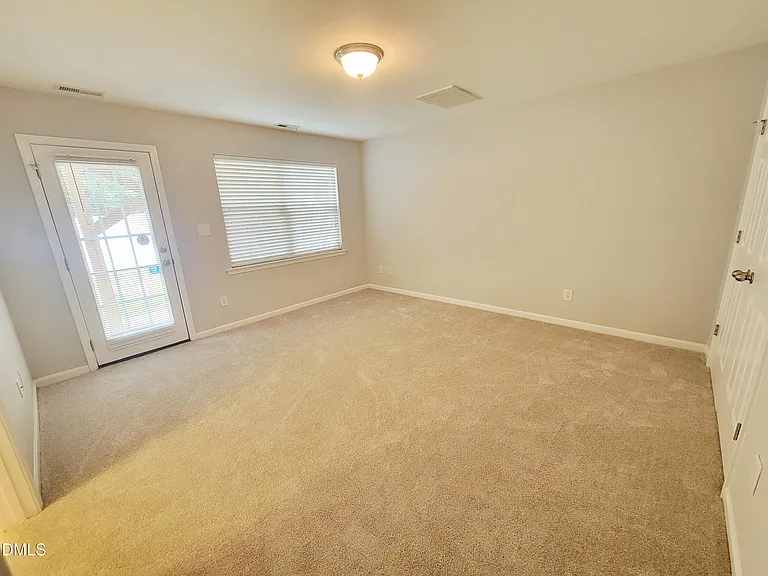 8827 Thornton Town Pl — Photo 5
