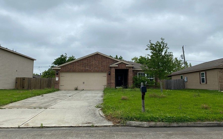 1st image of 2411 Tracy Ln
