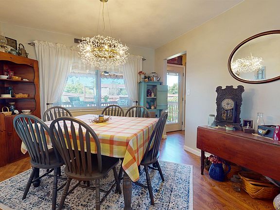 4th image of 109 Meadowlane Ave