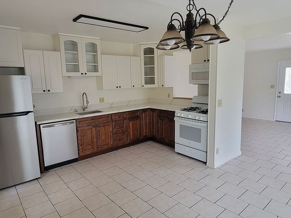 1st image of 157-159 Elder Ave #157