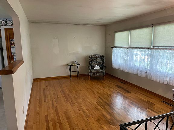 4th image of 3405 Grand Blvd