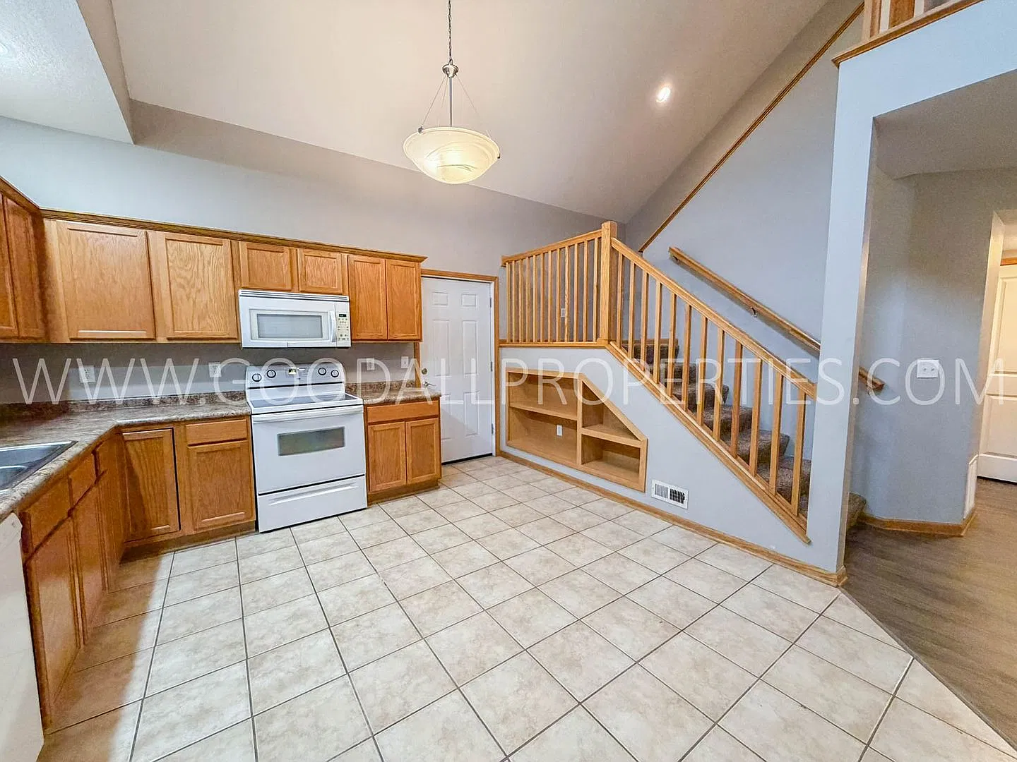 3 Bedroom, 2.5 Bath Corner lot Townhome in Urbandale — Photo 4