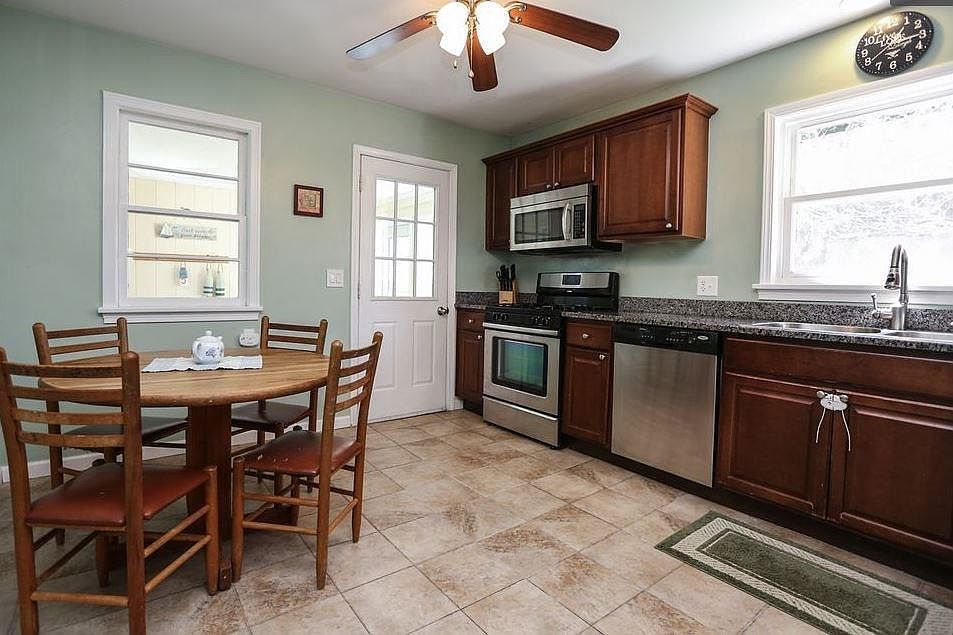 2nd image of 105 Pepperidge Dr