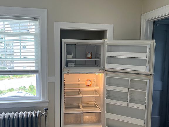 4th image of 233 Mendon Ave #233