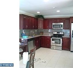 2nd image of 9 Mistletoe Ln