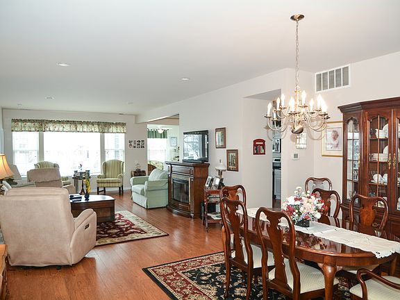 5th image of 13136 Silver Birch Dr